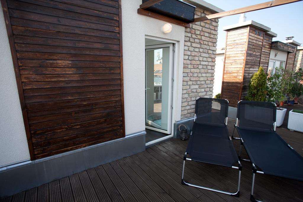 Terrace *