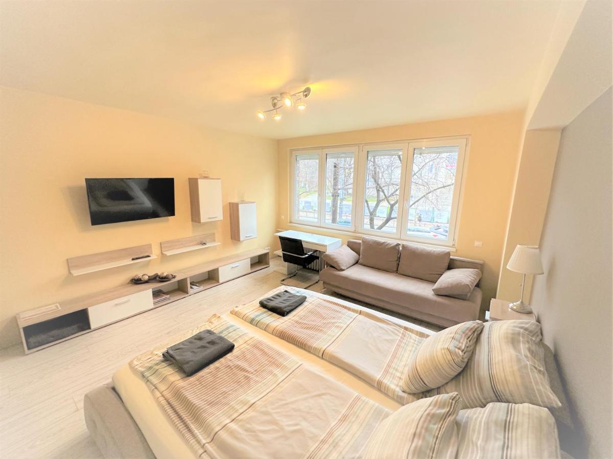 Brand New In The Center Apartment *