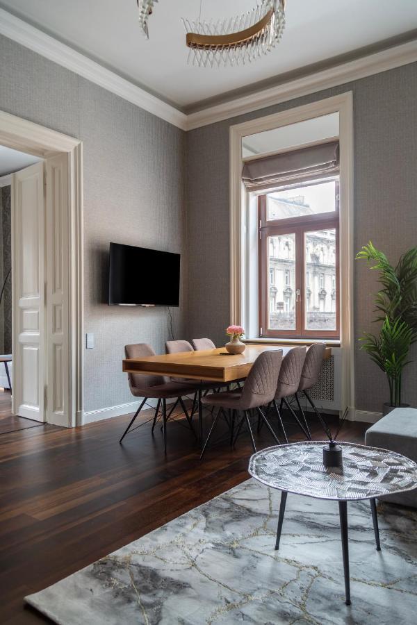 Luxury With Balcony Next To The New York Cafe Apartment Budapest