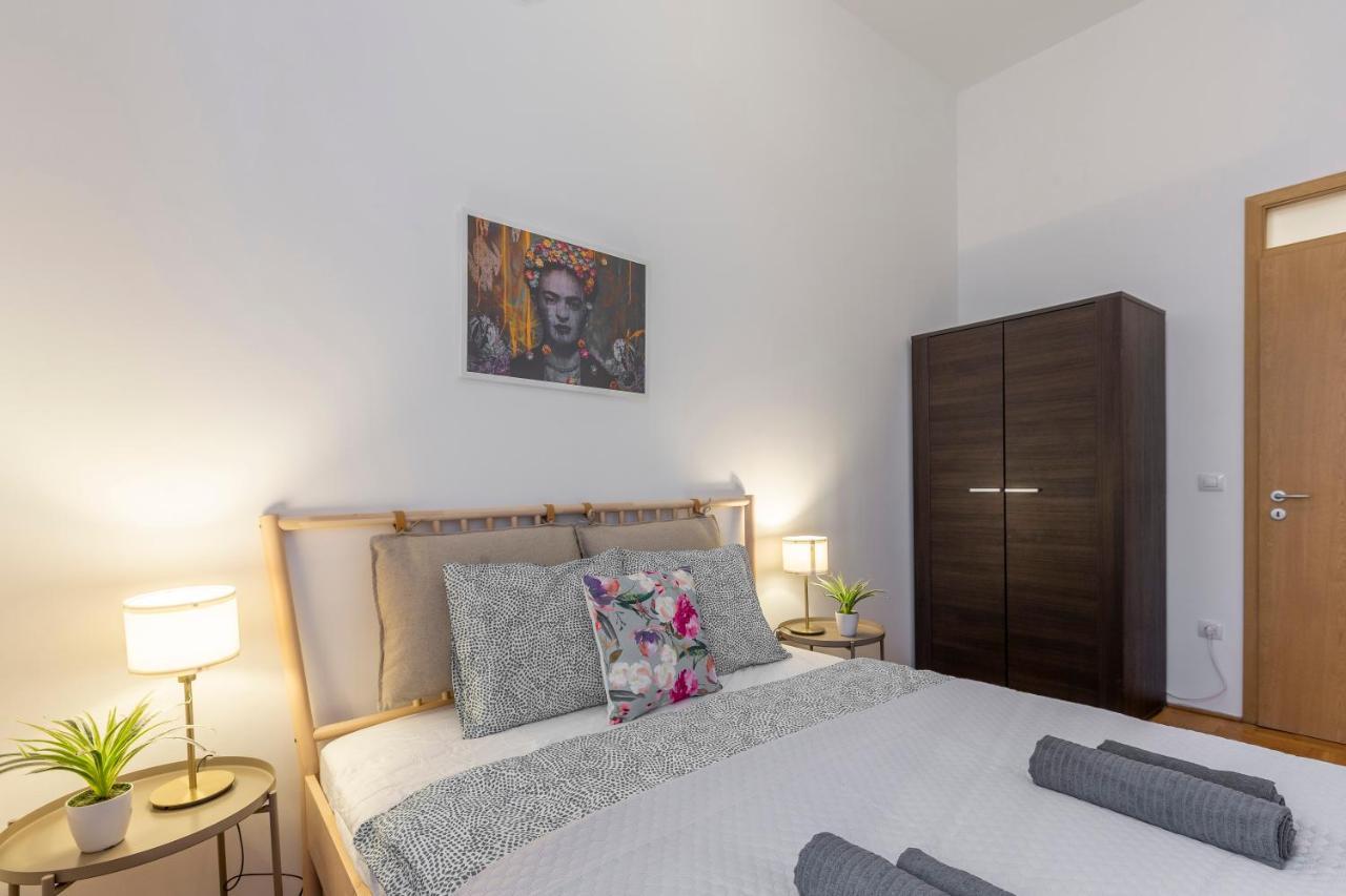 Gozdsu Downtown Cozy Vibe By Azg *