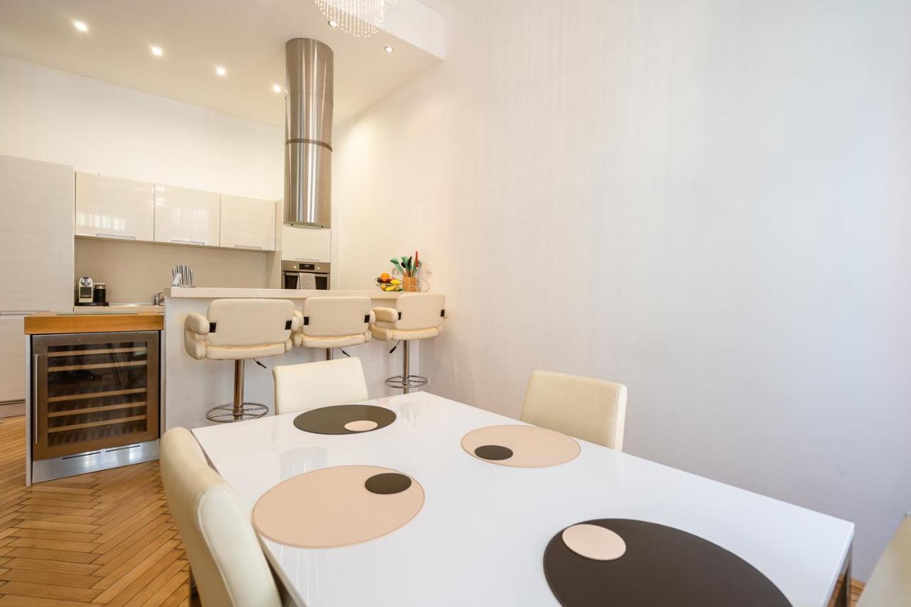 Garys Bright And Spacious Two Bedroom Flat Near Danube Appartement Budapest