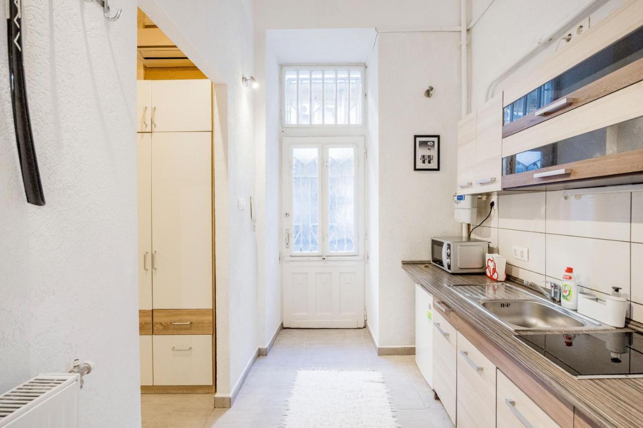 Apartment Akacfa 27-2 Center With Aircon