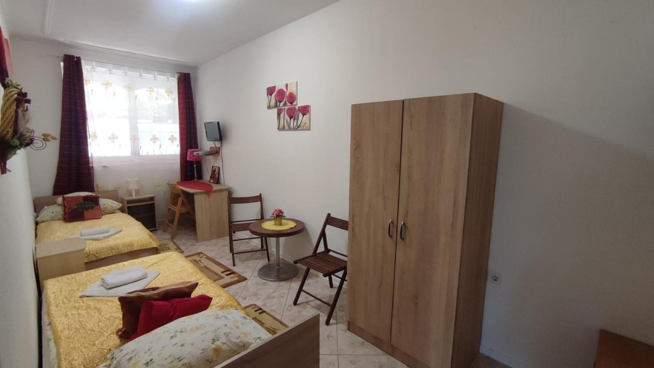 Le Rose Hotel