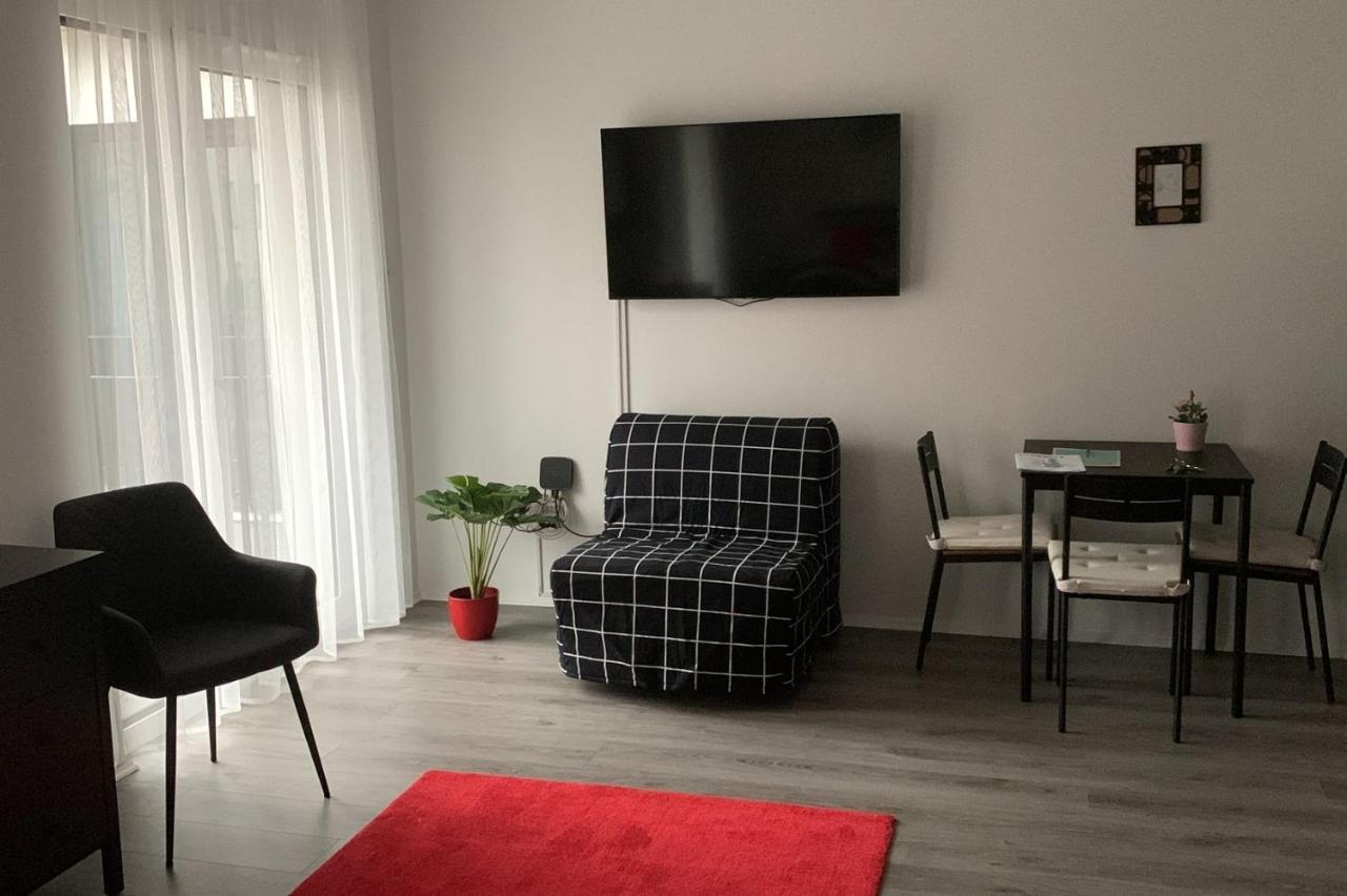 New Blue Danube With Balcony And Parking Apartment Budapest