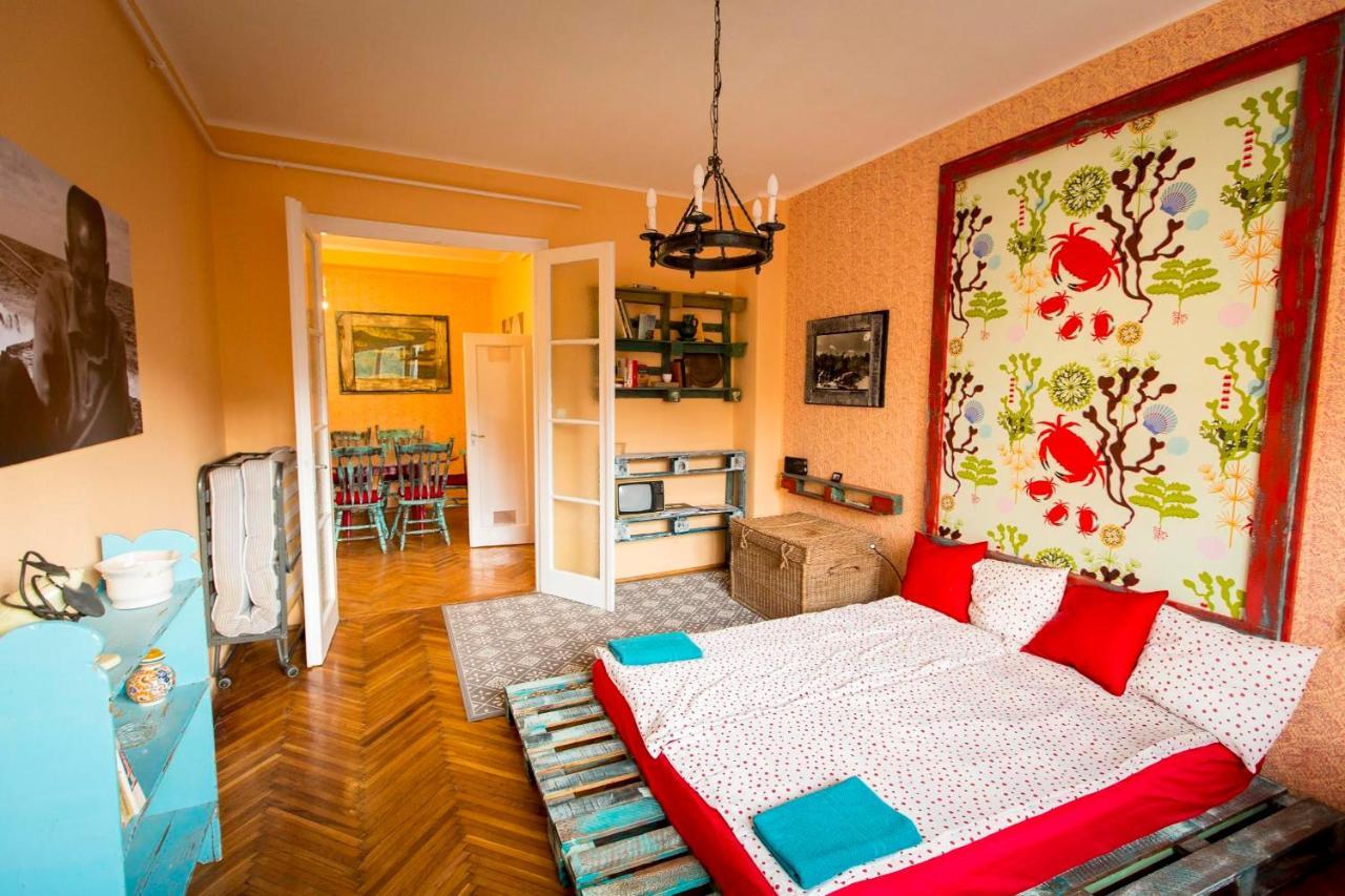 Cosy Art Flat Downtown Buda Apartmán *