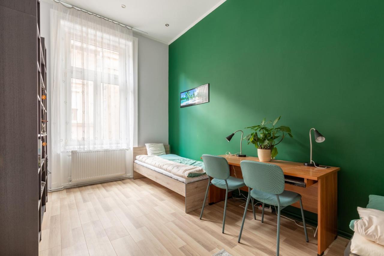 F24 Ferenc * Budapest
