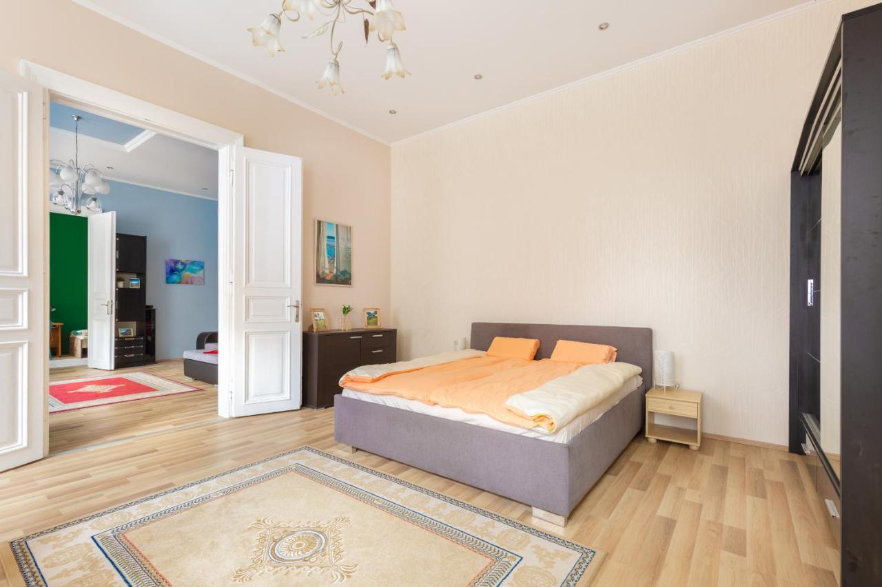 F24 Ferenc Apartment *
