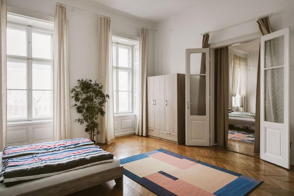 Apartamento Gigantic Modern For Up To 10 Guests Next To Basilica!