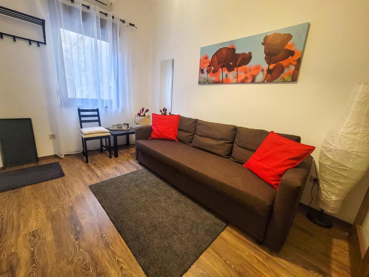 Apartment Bliss *
