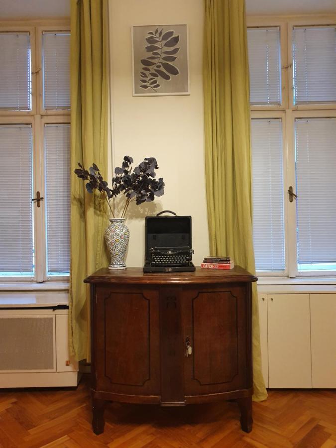 Raday Street - Your Own Ruin Pub In Apartment *