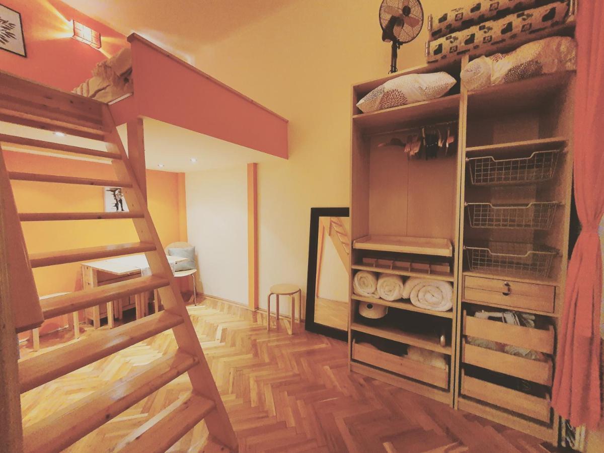 Raday Street - Your Own Ruin Pub In Apartment *