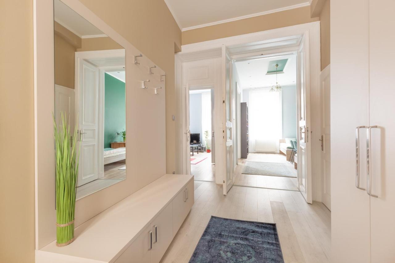 F24 Ferenc Apartment *