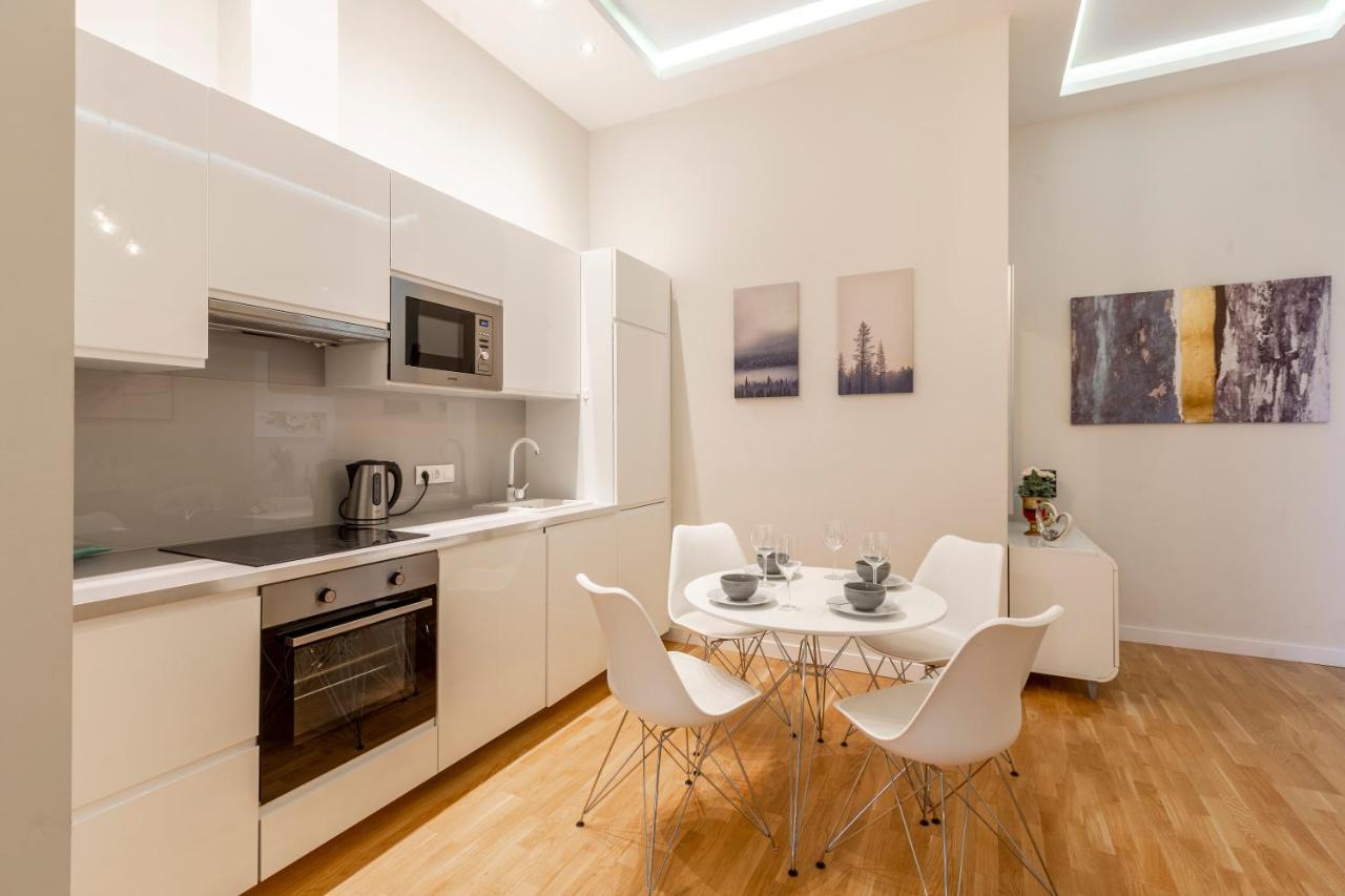 Luxury Quentin 3 Bedrm, 2 Bathrm Apartment Budapest
