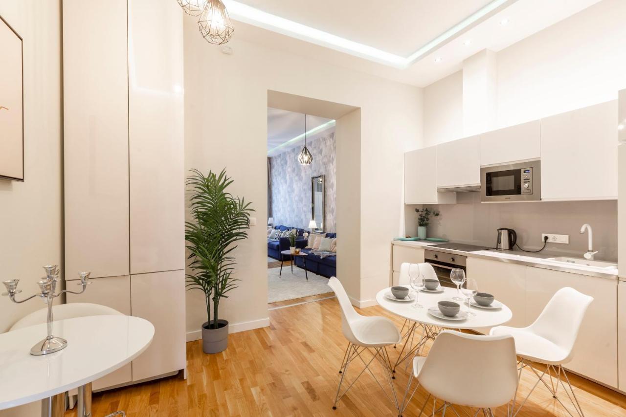 Luxury Quentin 3 Bedrm, 2 Bathrm *