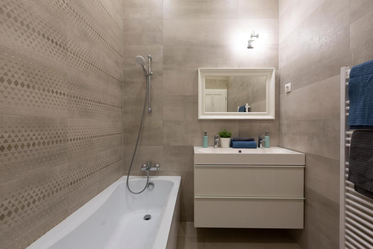 Luxury Quentin 3 Bedrm, 2 Bathrm