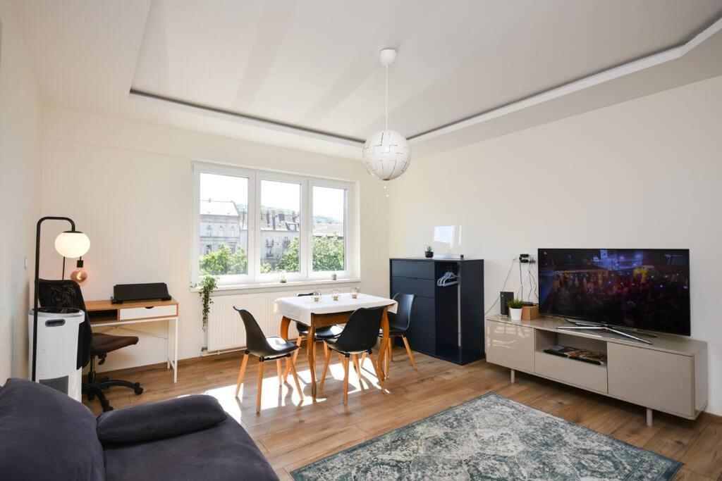 Apartamento Renovated Stylish Flat At The Castle&metro *