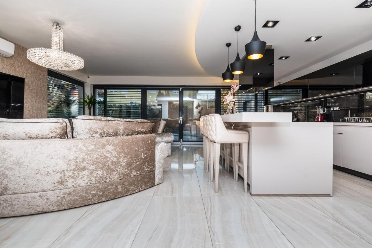 Vila Oasis Of Streamside Relaxation *