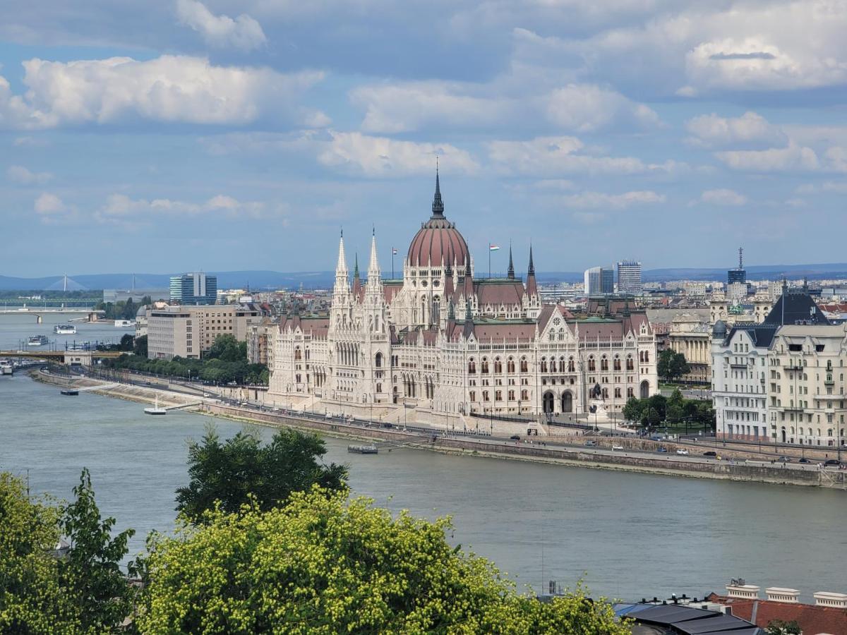 Bliss * Budapest