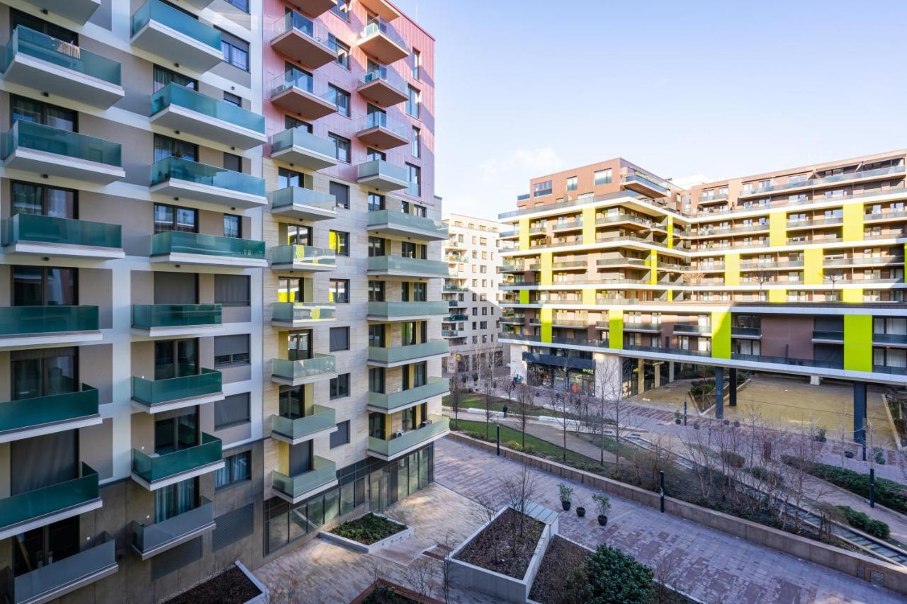 Grand Corvin With Balcony