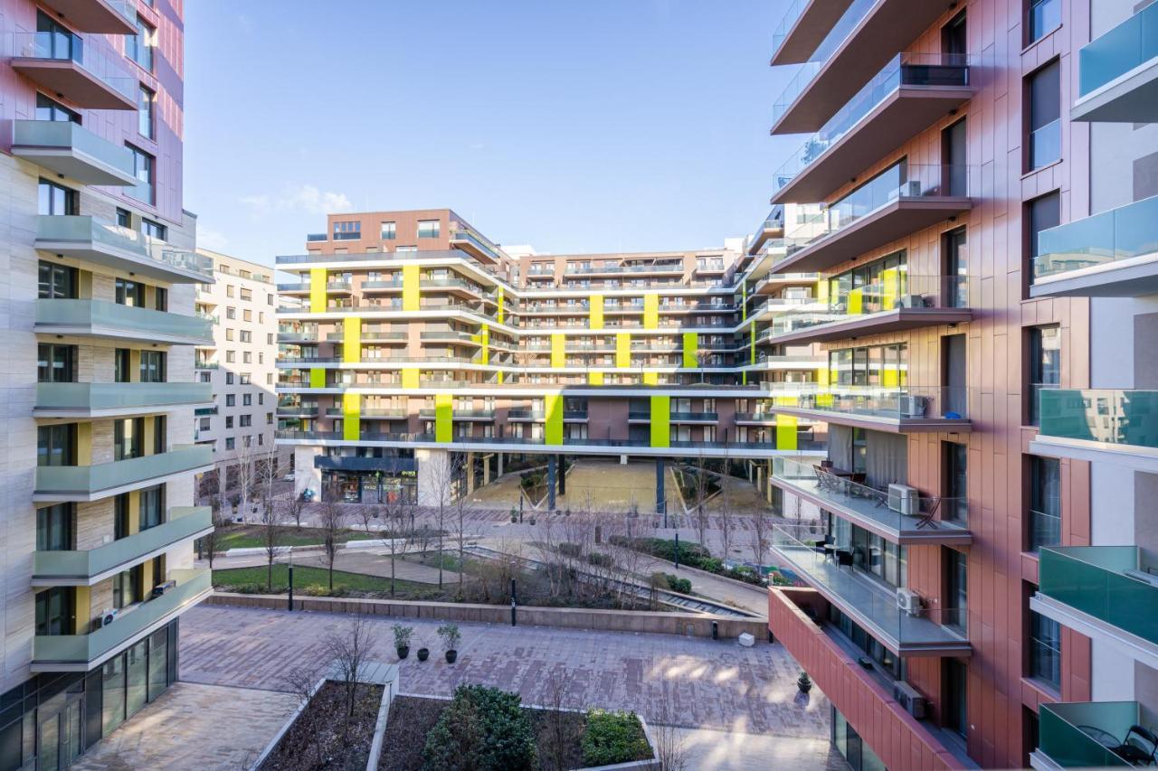 Grand Corvin With Balcony Apartment Budapest