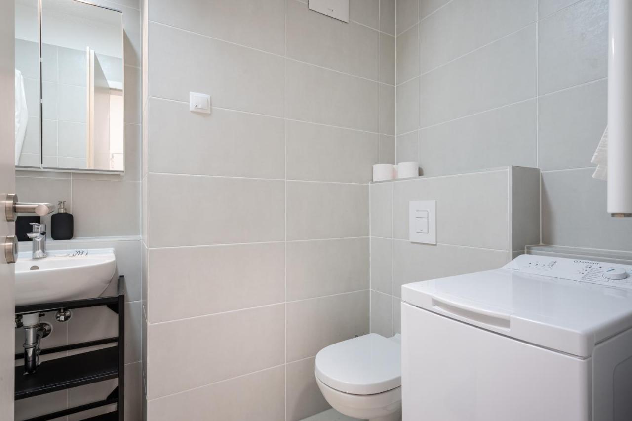 Grand Corvin With Balcony Apartment Budapest