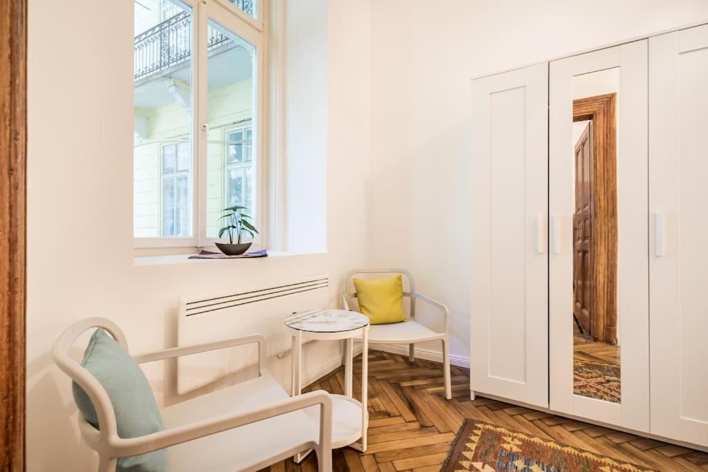 Krudy Gyula Stunning Fancy Downtown Spot With 2 Br Apartment