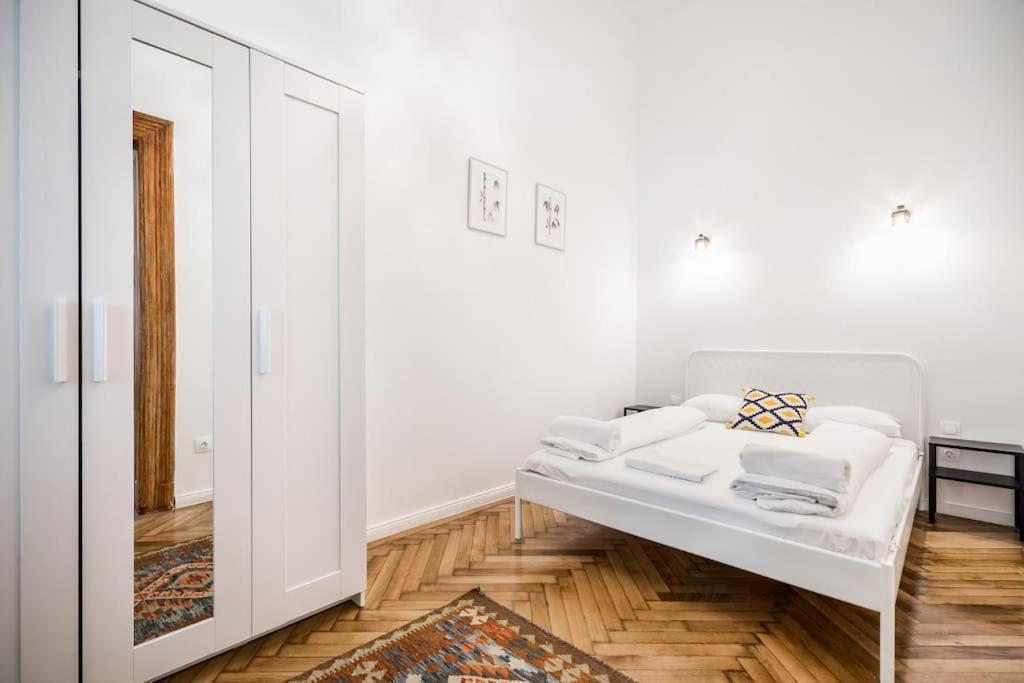 Apartment Krudy Gyula Stunning Fancy Downtown Spot With 2 Br Budapest