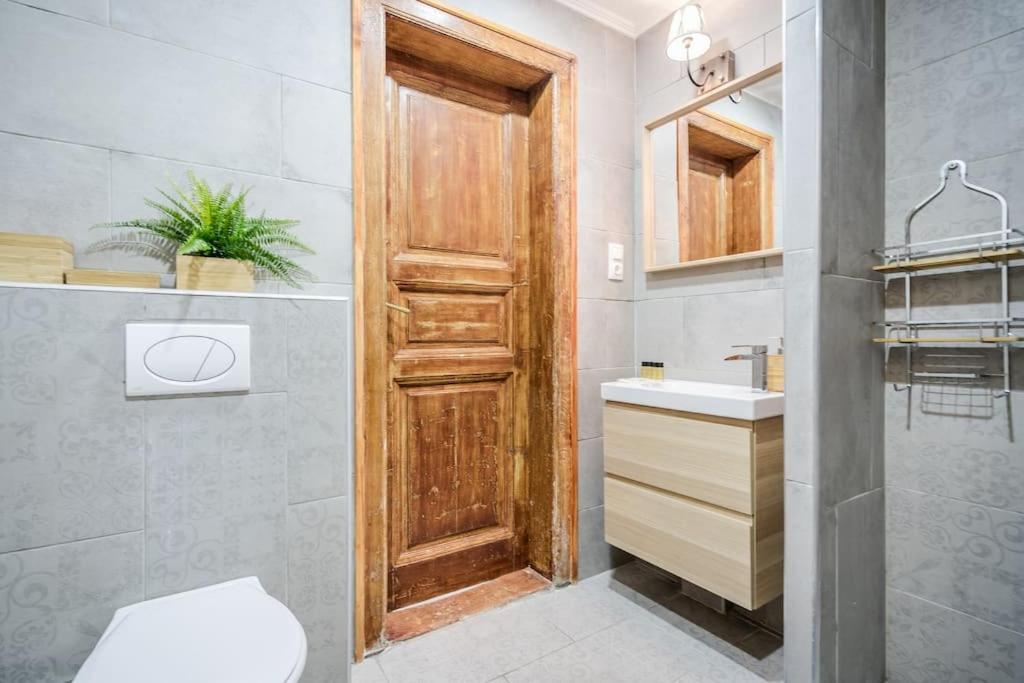 Krudy Gyula Stunning Fancy Downtown Spot With 2 Br Apartment Budapest