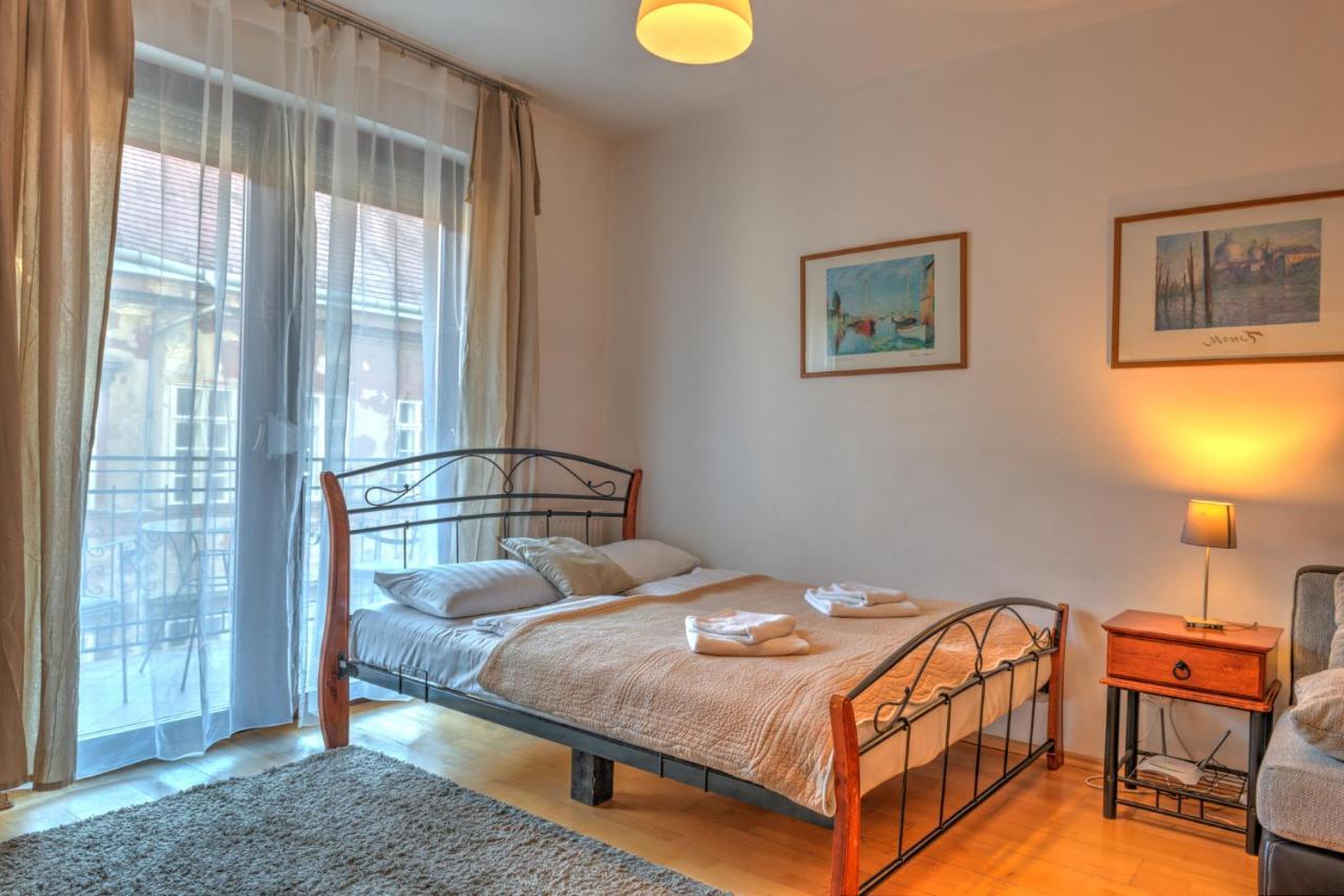 Budapest City Apartments *