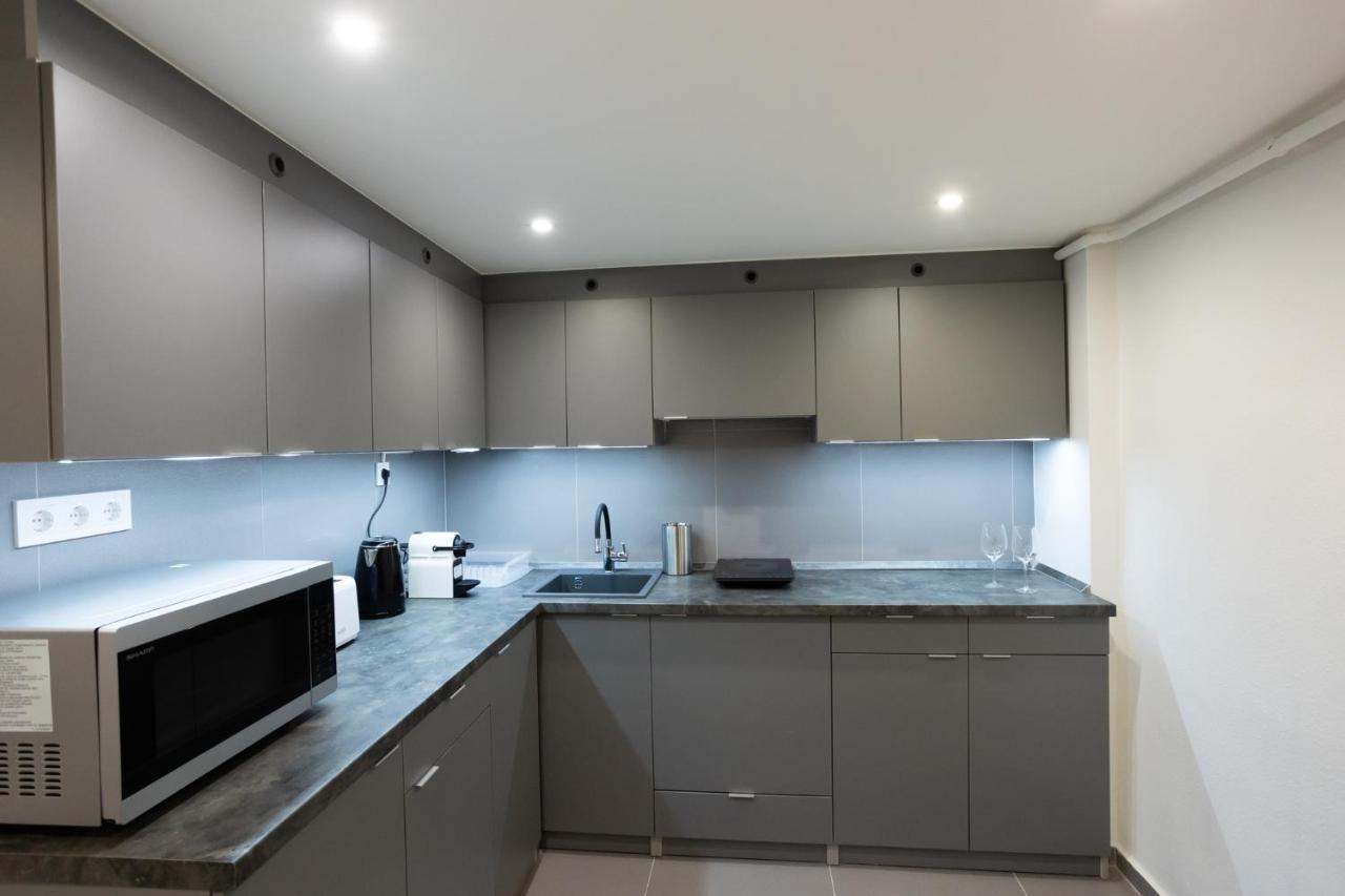 Parliament Exclusive Gallery Apartment