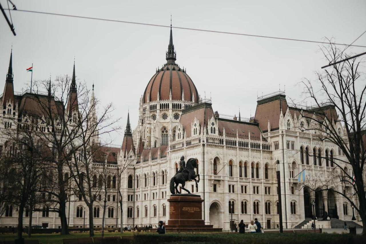 Parliament Exclusive Gallery Apartment *