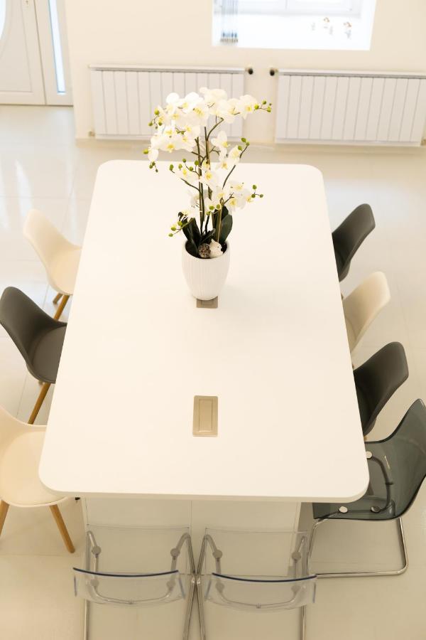 Parliament Exclusive Gallery Apartment