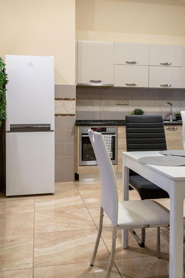 Luxury Downtown By Anna Apartamento *