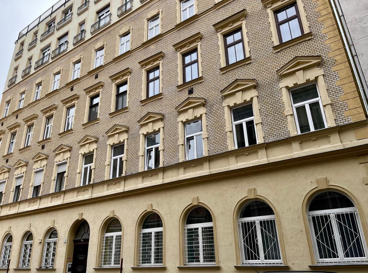 Akacfa 62 Dowtown 2br Wifi+ac * Budapest