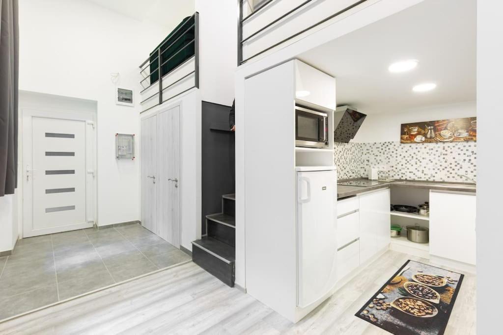 E39 Eotvos Apartment Budapest
