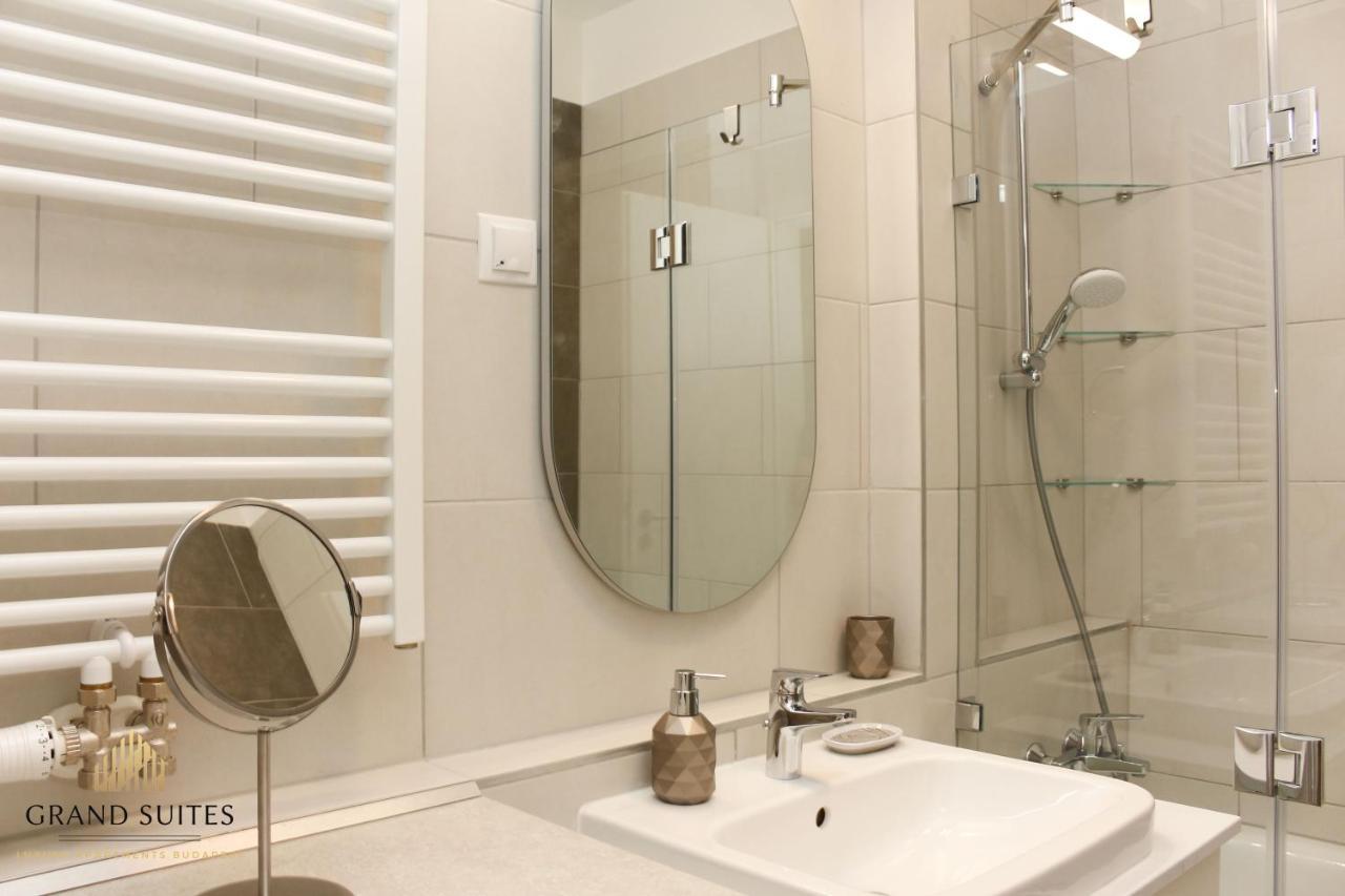 Grand Corvin Apartment