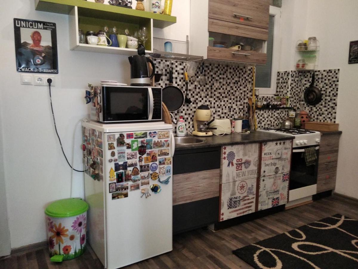 Sunflower Apartment *