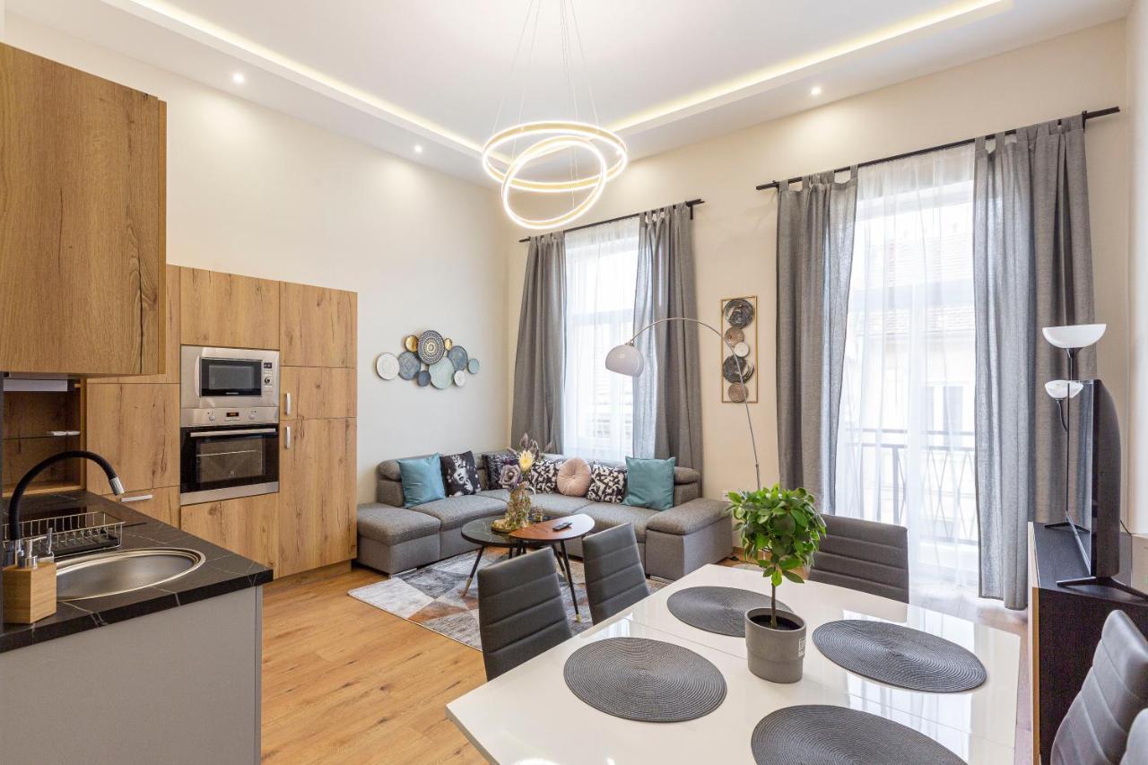 Exclusive Rakoczi By Anna Apartment