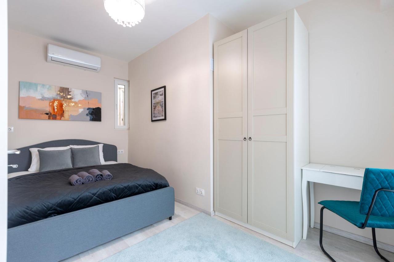 Apartment Luxurious Karoly In The Heart Of