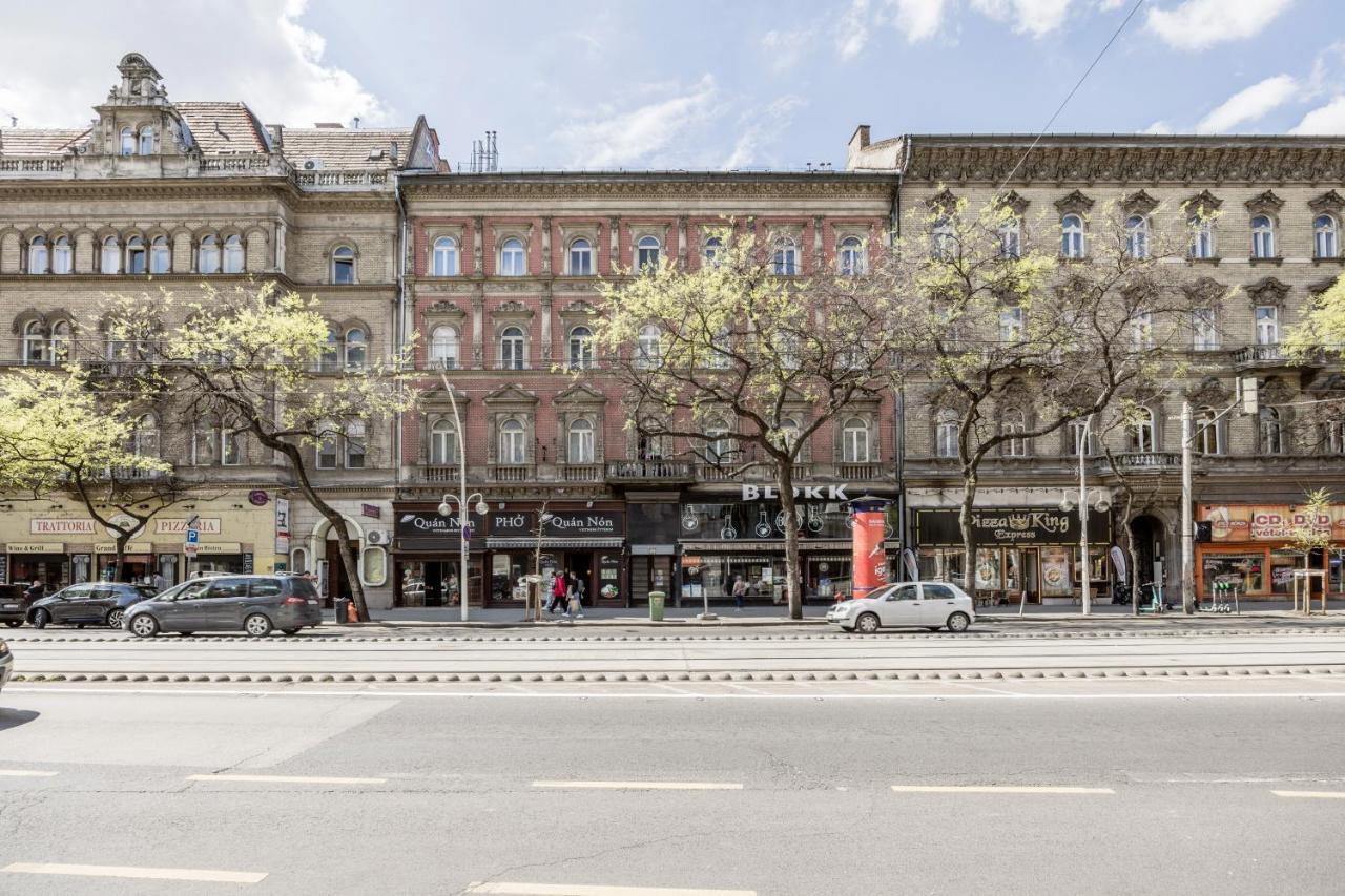 Elisabeth 52 * Budapest