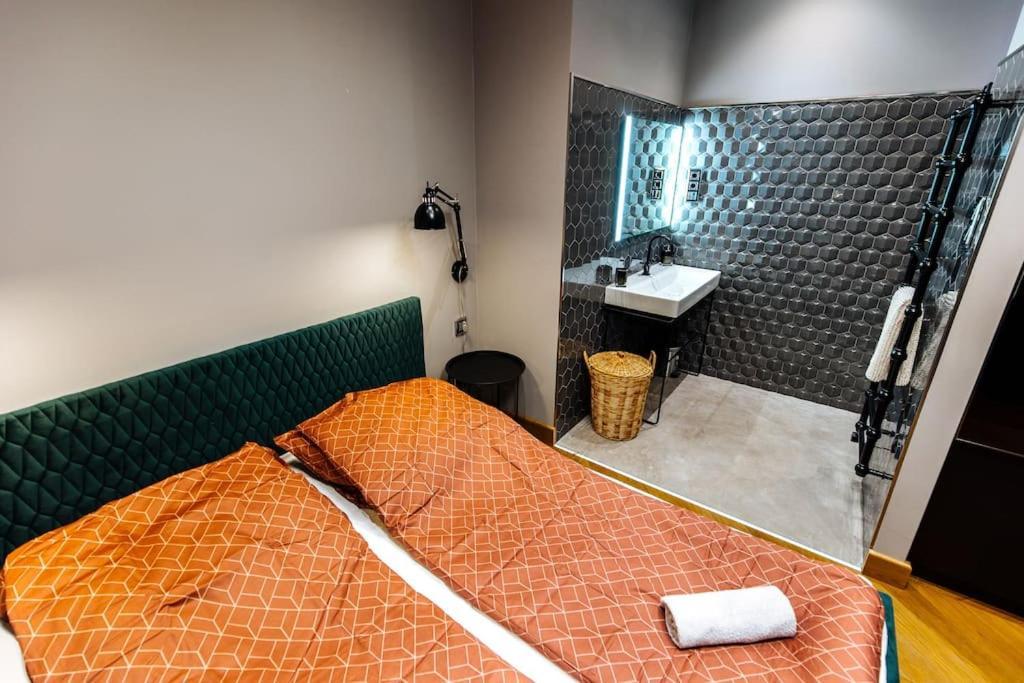 Luxury Andrassy 2 Bedroom Budapest