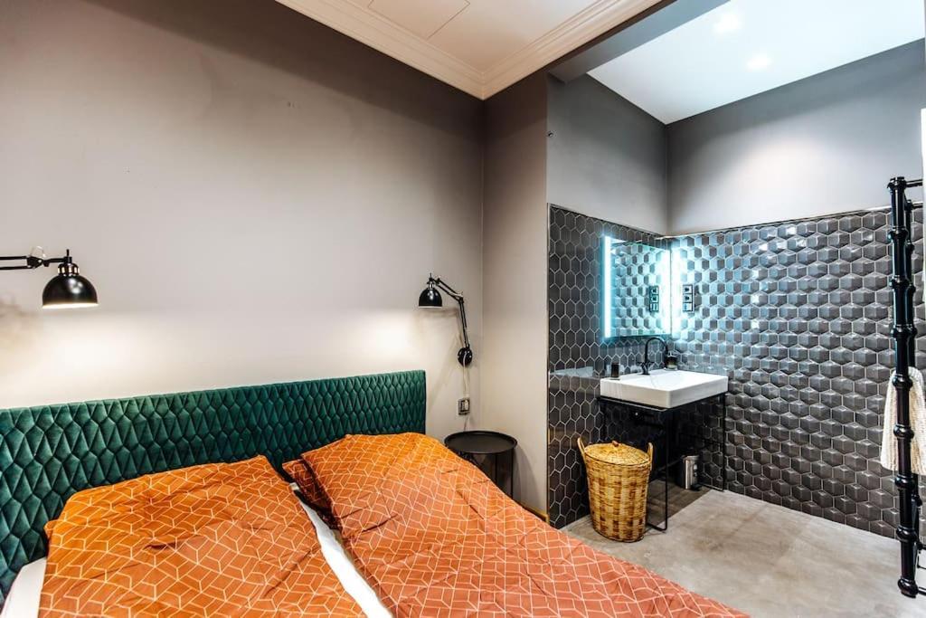 Luxury Andrassy 2 Bedroom *