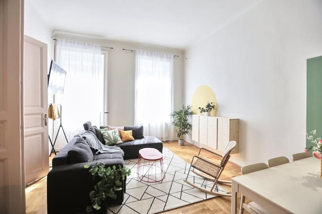 Unwind In Style W Sauna Dsgn 2br Apartamento Budapest