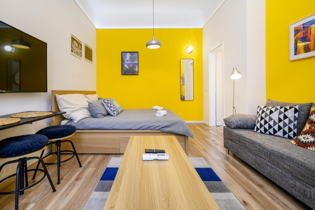 Apartman Stylish Yellow In The Heart Of Budapest