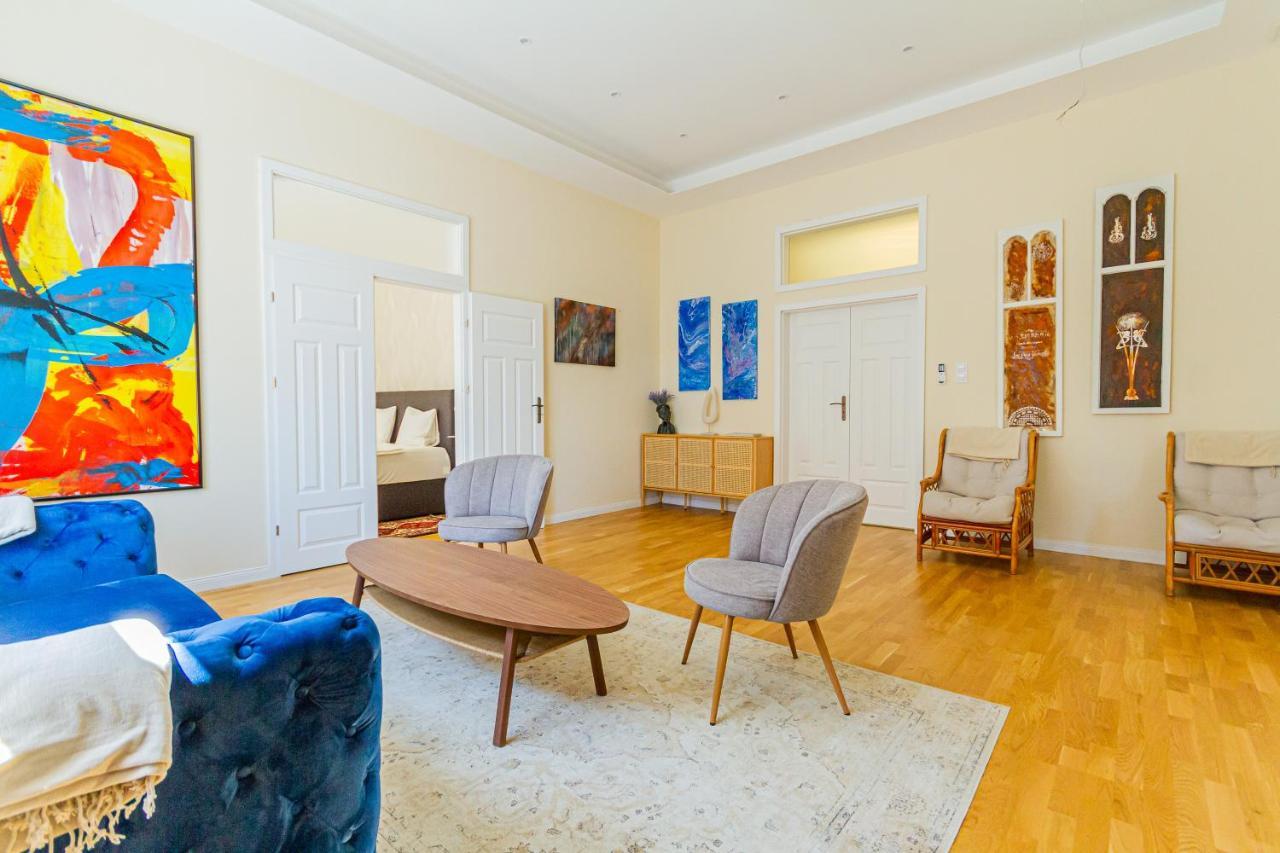 Bengt Kiraly Str. Luxury