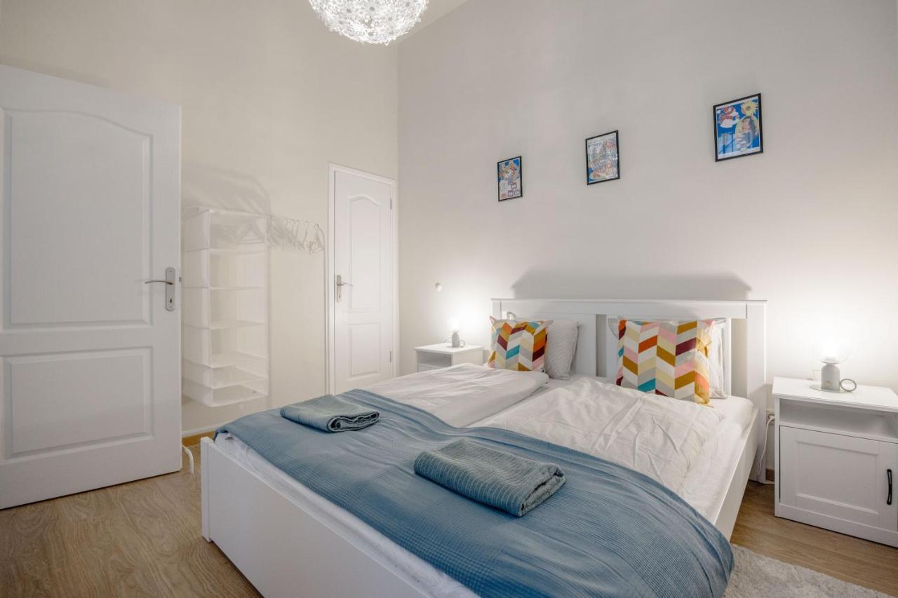 Stylish & 2br *