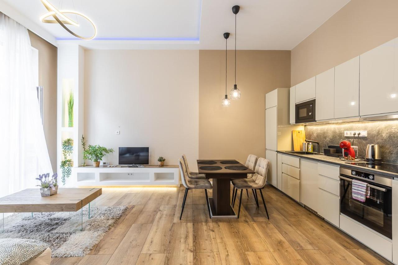Csengery Deluxe With Balcony * Budapest
