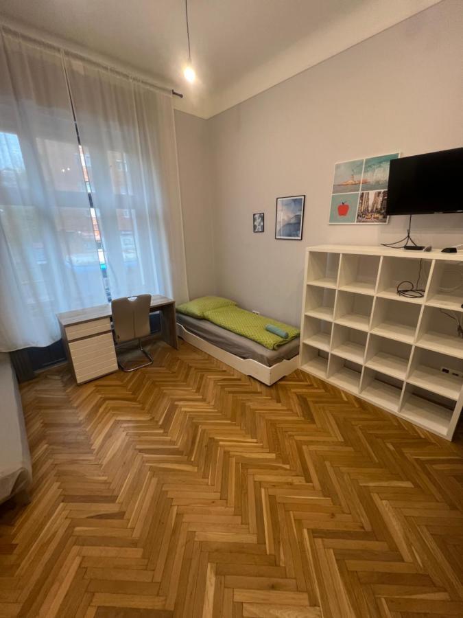 Roland Downtown - Buda Budapest
