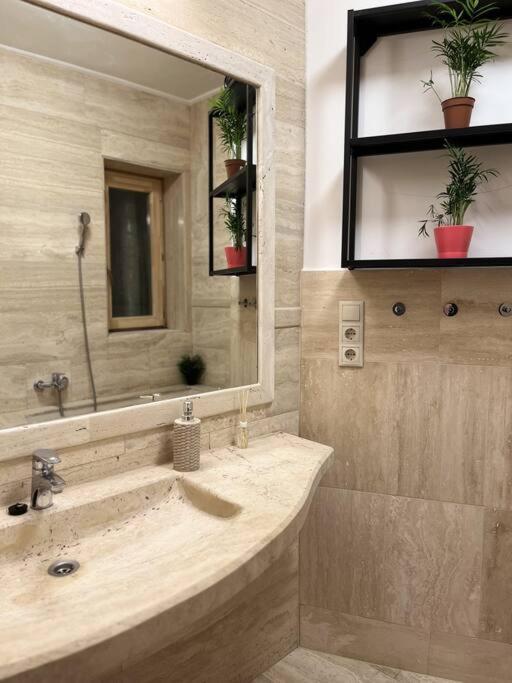Apartamento Stylish With Shared Rooftop Terrace/jacuzzi *