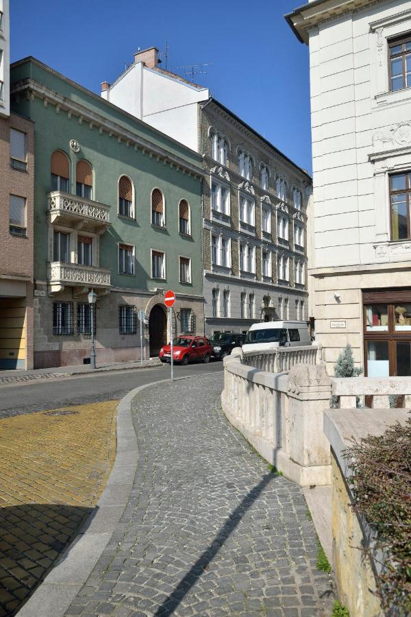 Fresh And Personal Near Buda Castle Apartment